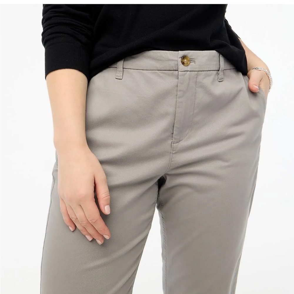 J. Crew High Rise Girlfriend Chino. Size 4.